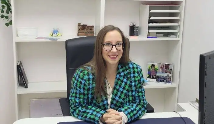 abogada trabajando en Tomares